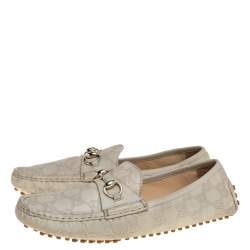 مملوكة مسبقًا  حذاء لوفرز غوتشي هورسبيت جلد غوتشيسيما كريمي مقاس 40