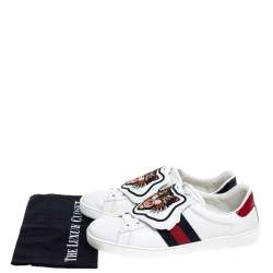 Pre Owned حذاء رياضي غوتشي منخفض من أعلى أيس رقعة تفاصيل أسد ويب وحافة جلد ثعبان وجلد أبيض مقاس 44.5