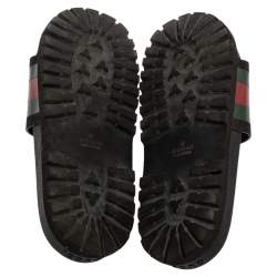 مملوكة مسبقًا حذاء سلايدز غوتشى فلات تفاصيل ويب مطاط أسود مقاس40 