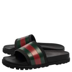 مملوكة مسبقًا حذاء سلايدز غوتشى فلات تفاصيل ويب مطاط أسود مقاس40 