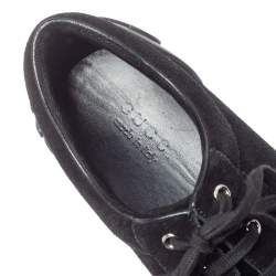 مملوكة مسبقًا Gucci Black Suede Logo Embellished Low Top Sneakers Size 45