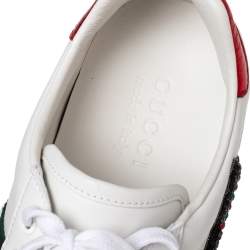 Pre Owned حذاء رياضي غوتشي أيس جلد أبيض مزخرف بعنق منخفض مقاس 40.5 