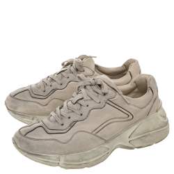 مملوكة مسبقًا حذاء رياضي غوتشي رايتون جلد أبيض نمط ممزق عاجي عنق منخفض مقاس 42.5