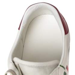 مملوكة مسبقًا Gucci Off White Leather Ace Blade Print Low Top Sneakers Size 44.5