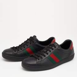 مملوكة مسبقًا حذاء رياضي غوتشي إيس جلد أسود مزين بشريط ويب عنق منخفض مقاس 44.5