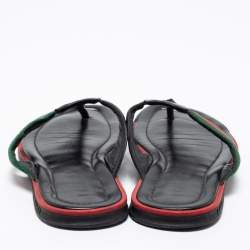 مملوكة مسبقًا صندل غوتشي بإصبع فلات جلد جي جي أسود مزين بشريط ويب مقاس 43.5