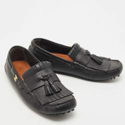 مملوكة مسبقًا Gucci Black Leather Fringe Tassel Detail Slip On Loafers Size 42.5