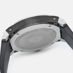 Gucci Black PVD Coated Stainless Steel Rubber Dive 136.2 Men's Wristwatch 45 mm