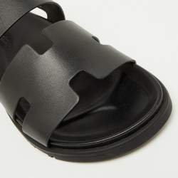 Pre Owned صندل فلات هيرميس جينيوس جلد أسود مقاس 42