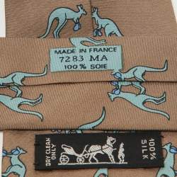 Pre Owned Hermes Beige/Blue Boxing Kangaroo Print Silk Classic Tie