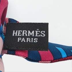 مملوكة مسبقًا ربطة عنق هيَرْمِس حرير مطبوعة زرقاء صغيرة