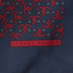 مملوكة مسبقًا Hermès Navy Horseshoe Print Silk Pocket Square