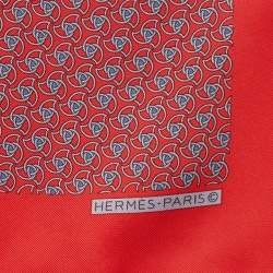 مملوكة مسبقًا Hermès Red Printed Silk Pocket Square
