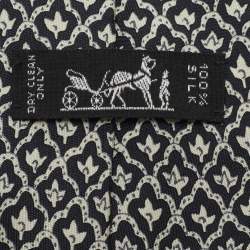 مملوكة مسبقًا Hermès Navy Blue/Beige Leaf Print Silk Classic Tie 
