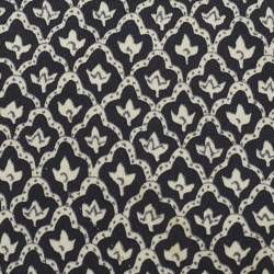 مملوكة مسبقًا Hermès Navy Blue/Beige Leaf Print Silk Classic Tie 