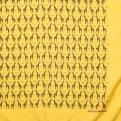 Pre Owned منديل جيب هيرمس حرير أصفر بطبعة زرافة ونخلة 