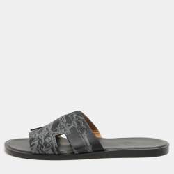 Hermes Black Ferronnerie Print Leather Izmir Flat Sandals Size 44