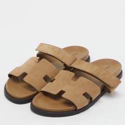 Pre Owned صندل هيرميس شيبر جلد وزخرفة شامواه بيج مقاس 46