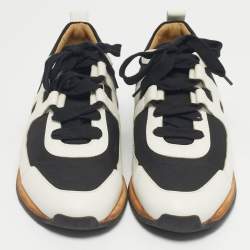 مملوكة مسبقًا حذاء رياضي هيرمس قماش أبيض/أسود ورباط جلد مقاس 42