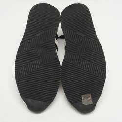 مملوكة مسبقًا حذاء رياضي هيرمس قماش أبيض/أسود ورباط جلد مقاس 42