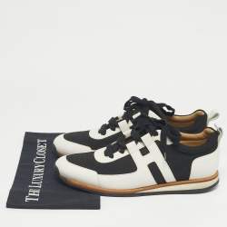 مملوكة مسبقًا حذاء رياضي هيرمس قماش أبيض/أسود ورباط جلد مقاس 42