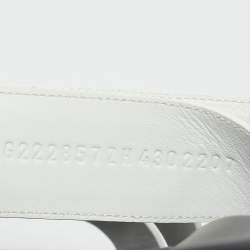 مملوكة مسبقًا صندل هيرمس كيبر جلد أبيض مقاس 43