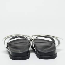 مملوكة مسبقًا صندل هيرمس كيبر جلد أبيض مقاس 43