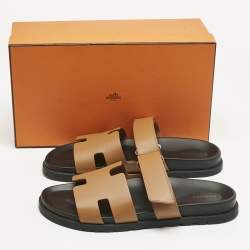 مملوكة مسبقًا Hermès Brown Leather Chypre Sandals Size 43.5