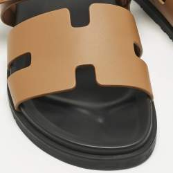 مملوكة مسبقًا Hermès Brown Leather Chypre Sandals Size 43.5
