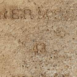 مملوكة مسبقًا Hermes Izmir Size 43 Brown Leather Flat Sandals