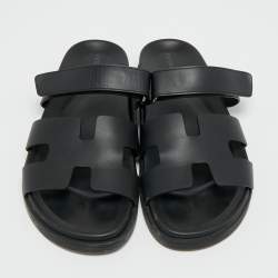 مملوكة مسبقًا صندل سلايد هيرميس شيبر بلون الزيتون الداكن مقاس 42