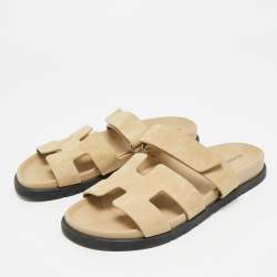 مملوكة مسبقًا Hermes Chypre Size 40 Beige Suede Flat Slide