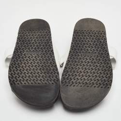 مملوكة مسبقًا صندل شبرد جلد أبيض هيرمس فلات مقاس 43