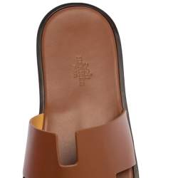 مملوكة مسبقًا Hermes Brown Leather Izmir Slides Sandals Size 43