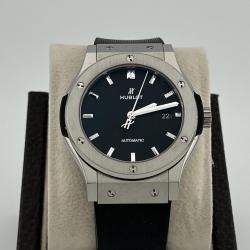 Pre Owned Hublot Classic Fusion 565.NX.1470.RX Automatic Black Titanium Unisex Wristwatch 38 mm