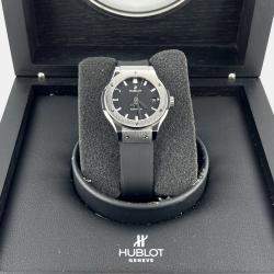 Pre Owned Hublot Classic Fusion 565.NX.1470.RX Automatic Black Titanium Unisex Wristwatch 38 mm