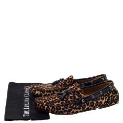 مملوكة مسبقًا حذاء لوفرز جيمي تشو فرو نقشة الفهد بني وجلد لامع بشراشيب سليب أون مقاس 45