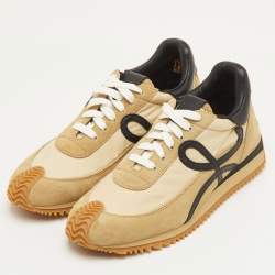 Pre Owned حذاء رياضي لويفي فلور نايك/سويدي رمادي/أسود مقاس 42