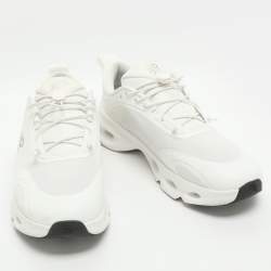 Pre Owned حذاء رياضي لويفي أون كلو د سولو قماش بطبقة بيضاء بمقاس 41