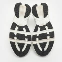 Pre Owned حذاء رياضي لويفي أون كلو د سولو قماش بطبقة بيضاء بمقاس 41