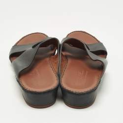 مملوكة مسبقًا Loro Piana ox Size 44 Black Leather Flat Slide