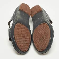 Pre Owned صندل جديد بإبزيم من الجلد البني من لورو بيانا مقاس 44