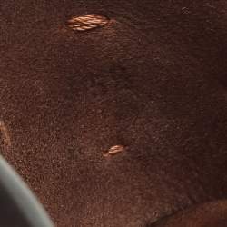 Pre Owned صندل جديد بإبزيم من الجلد البني من لورو بيانا مقاس 44