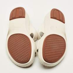 Pre Owned صندل جديد بإبزيم من الجلد البني من لورو بيانا مقاس 44