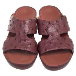 Pre Owned صندل لورو بيانا سليب أون جلد نعام عنابي مقاس 44