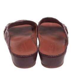 Pre Owned صندل لورو بيانا سليب أون جلد نعام عنابي مقاس 44