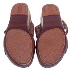 Pre Owned صندل لورو بيانا سليب أون جلد نعام عنابي مقاس 44