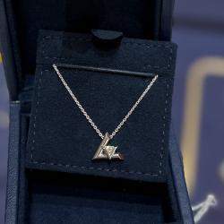 Pre Owned Louis Vuitton LV Volt 18K White Gold Diamond Necklace