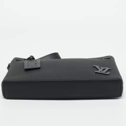 Pre Owned Louis Vuitton Black Leather Aerogram Takeoff Pouch