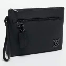 Pre Owned Louis Vuitton Black Leather Aerogram Takeoff Pouch